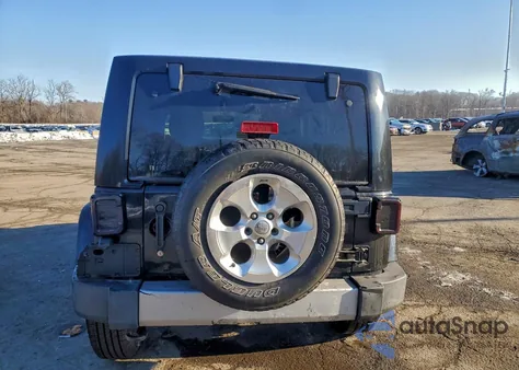 2013 Jeep Wrangler Unlimited Sahara z USA, uszkodzony, nr VIN 1C4HJWEG8DL705044